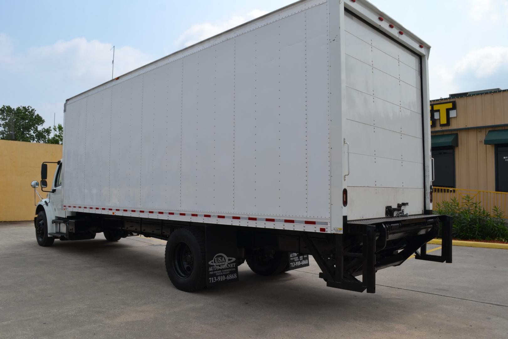 2019 WHITE /BLACK FREIGHTLINER M2-106 with an CUMMINS B6.7L 240HP engine, ALLISON 2500RDS AUTOMATIC transmission, located at 9172 North Fwy, Houston, TX, 77037, (713) 910-6868, 29.887470, -95.411903 - Photo#6
